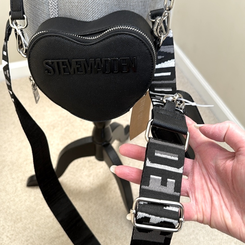 New Steve Madden Black Heart Crossbody Bag.  Two crossbody removeable straps. - Picture 10 of 14